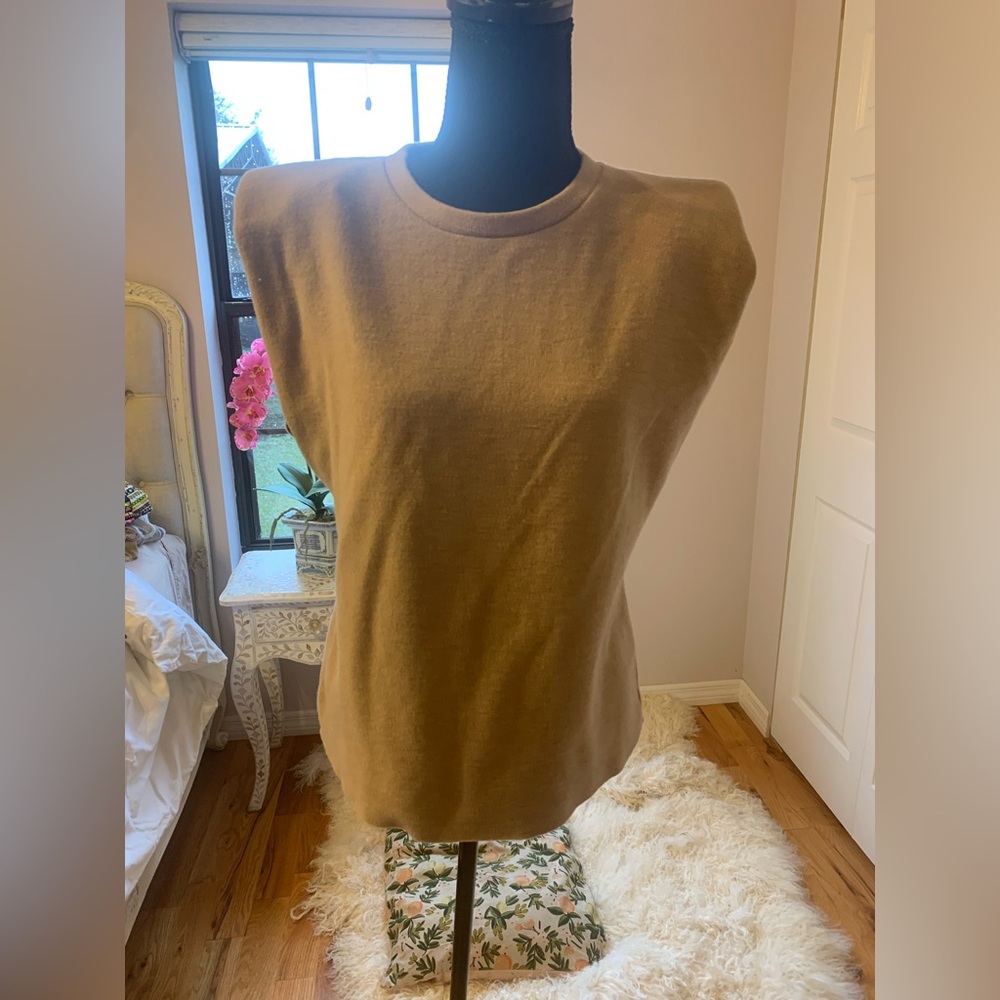 Zara  sleeveless shoulder pads sweater